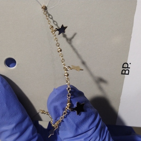 Women's Stunning Polished Gold tone Star Dropping Charms Necklace 16+2-inch - Picture 4 of 6